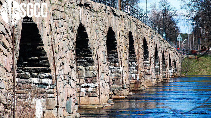 Cây cầu đá cổ mái vòm Östra bron