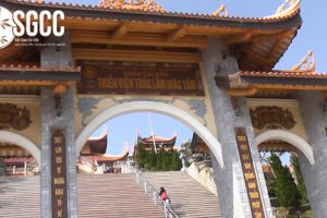 Cùng ghé thăm chùa Cái Bầu, Quảng Ninh
