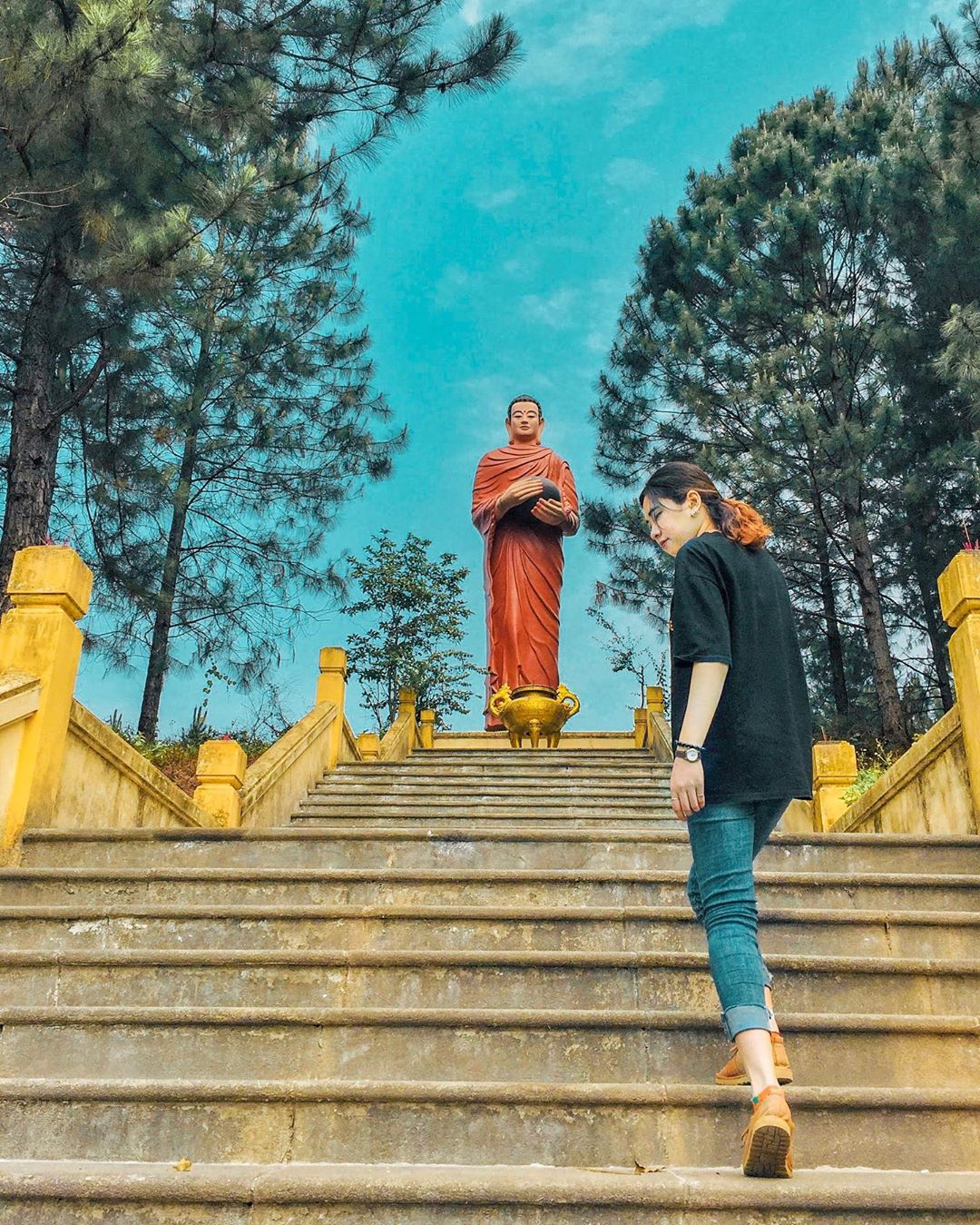 Lạc bước xứ chùa Vàng tại ngôi chùa tuyệt đẹp xứ Huế