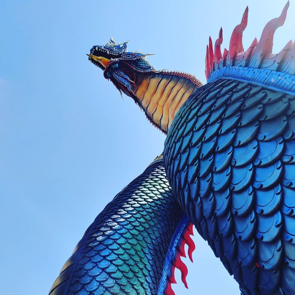 Check-in với tượng thần rắn Naga khổng lồ ở Thái Lan