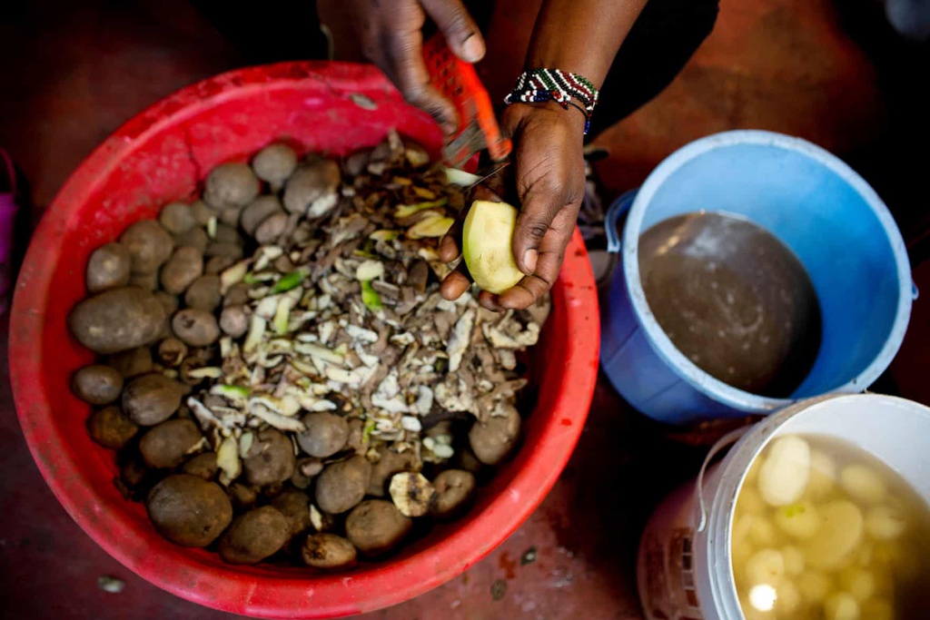 Ăn uống ở khu ổ chuột lớn nhất châu Phi