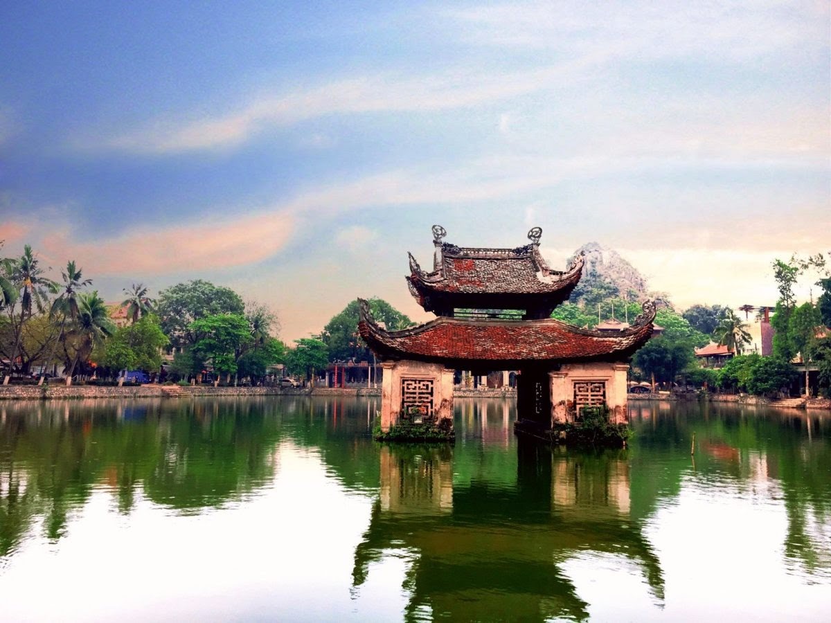 Cùng khám phá chùa Thầy, ngôi chùa linh thiêng ở Hà Nội