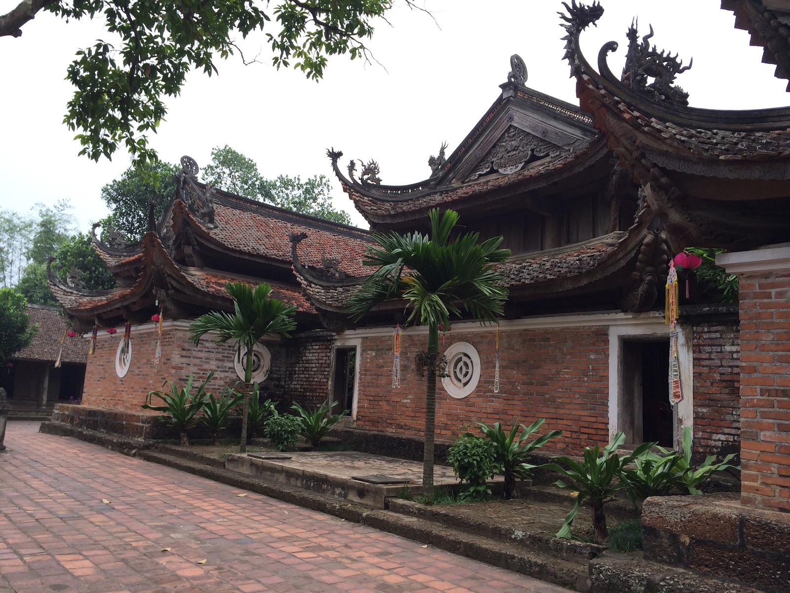 Cùng khám phá chùa Thầy, ngôi chùa linh thiêng ở Hà Nội