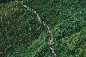 Du lịch Hà Giang trải nghiệm cung đường đi bộ sát vách núi nguy hiểm nhất Việt Nam