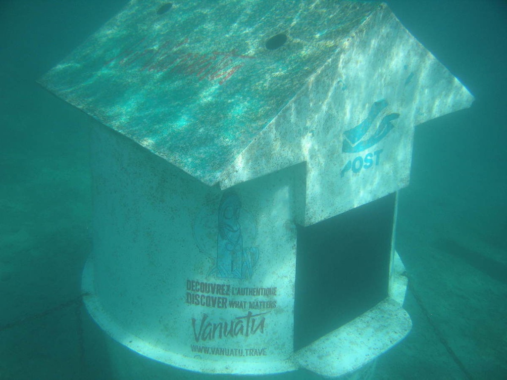 Khám phá bưu điện dưới đáy biển đầu tiên thế giới