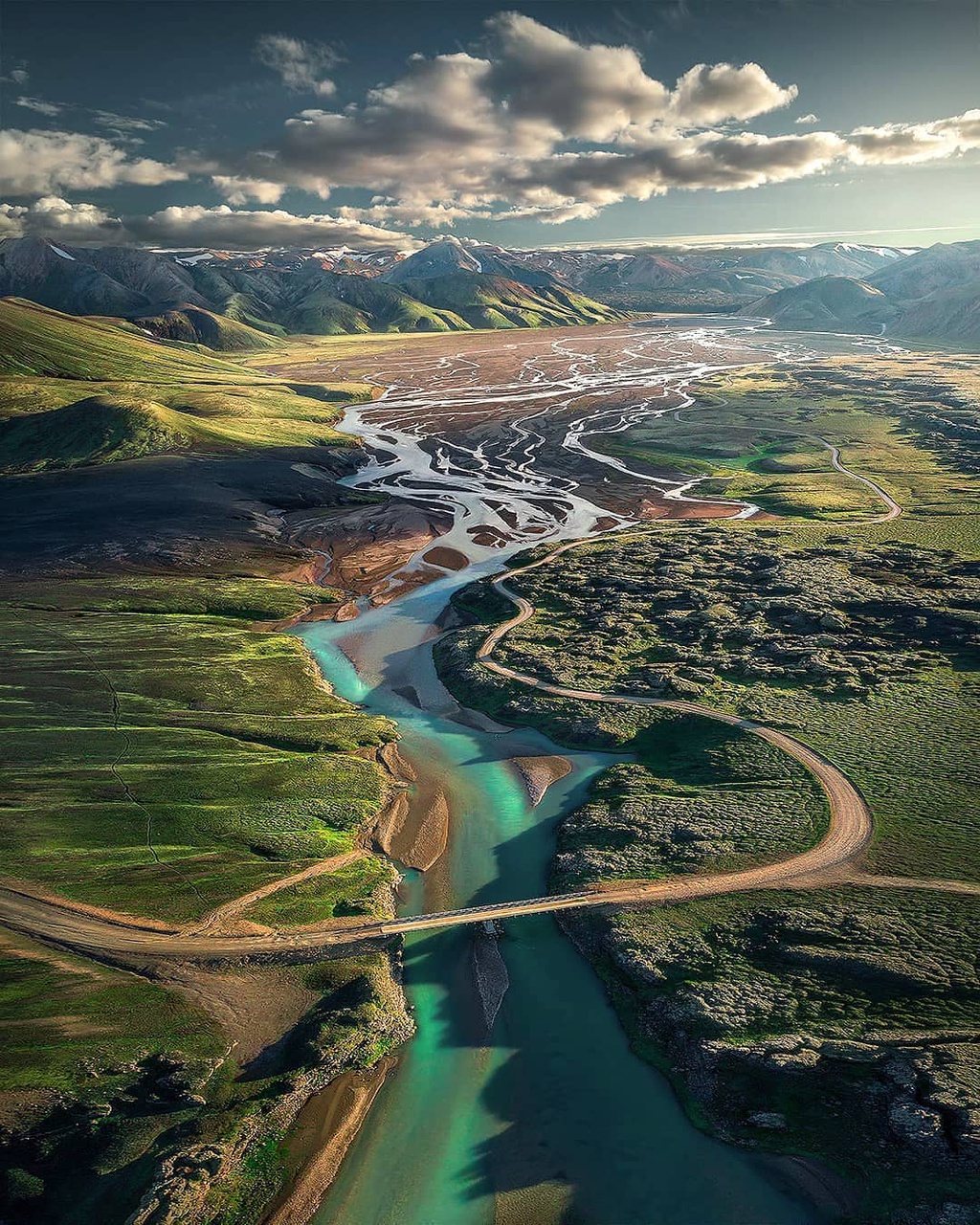 Iceland hóa thước phim viễn tưởng với những miền đất màu xanh