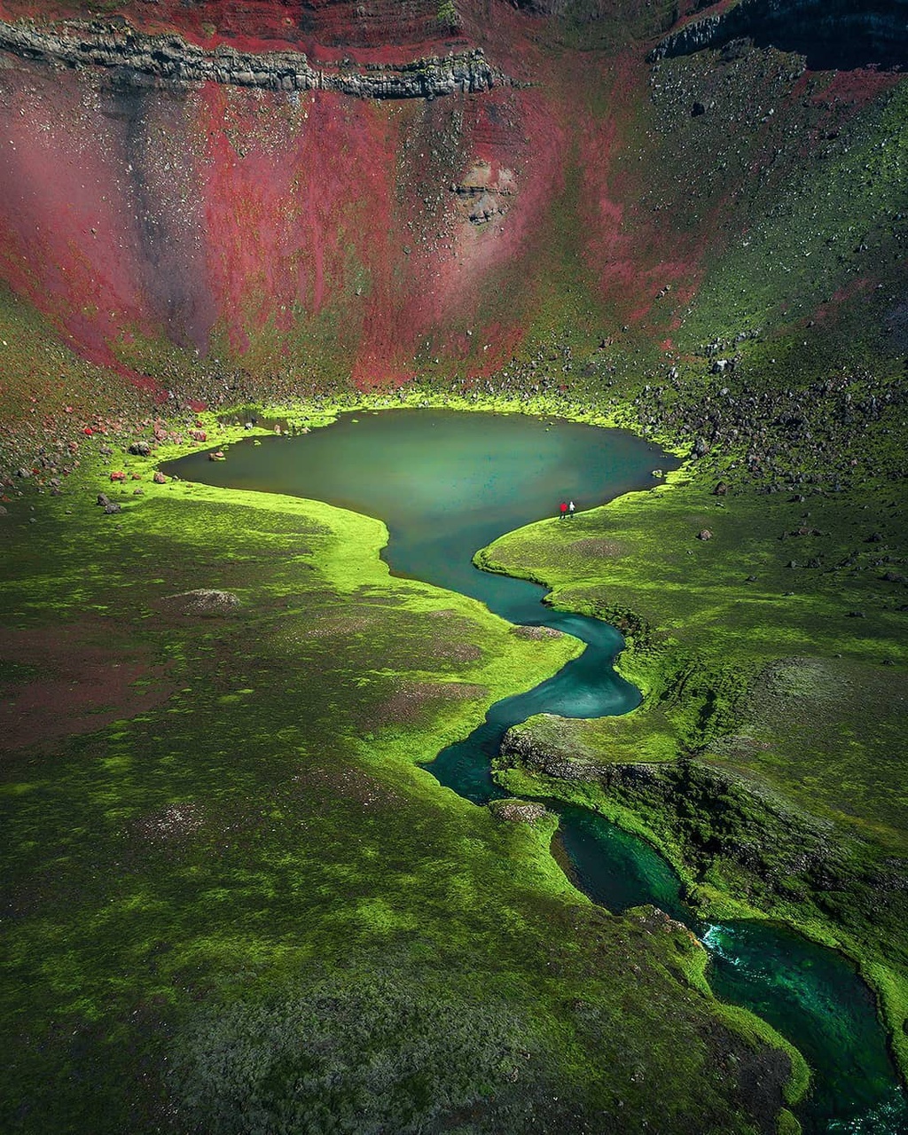 Iceland hóa thước phim viễn tưởng với những miền đất màu xanh