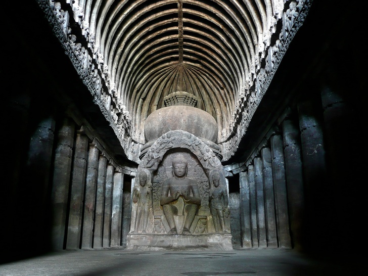 Bí ẩn ngôi đền cổ chạm khắc từ một khối đá khổng lồ ở Ấn Độ