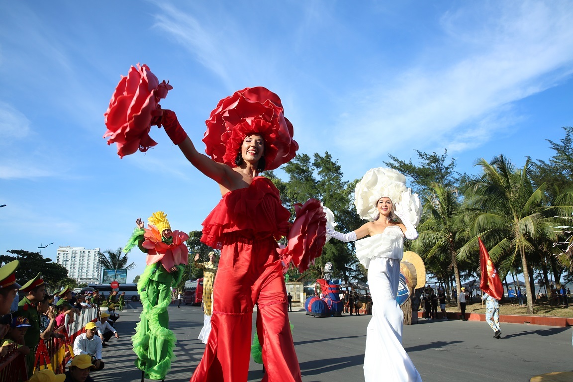 Carnival khuấy động phố biển Sầm Sơn