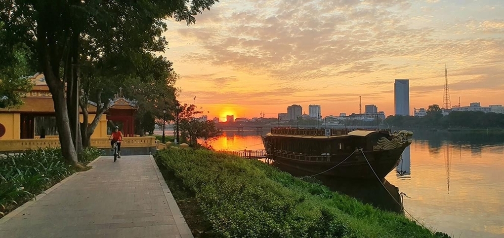 Khoảnh khắc bình yên bên bờ Bắc sông Hương