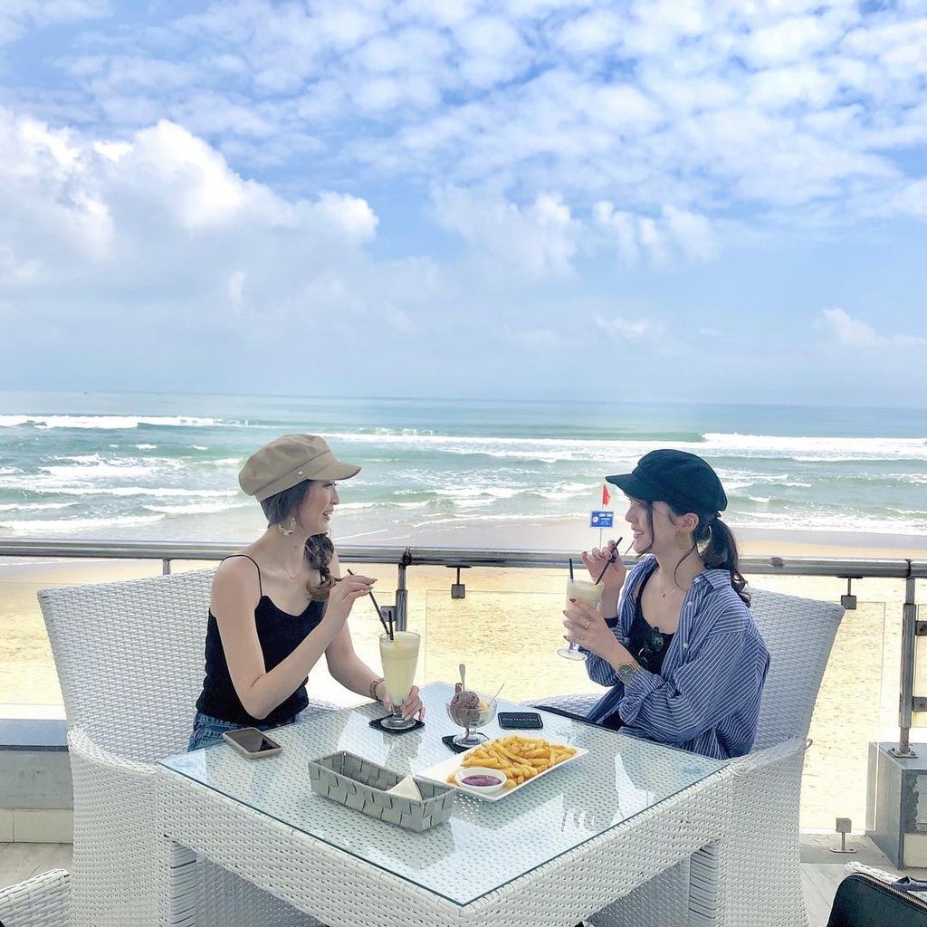 Tận hưởng gió mát tại những quán cà phê view biển ở Đà Nẵng