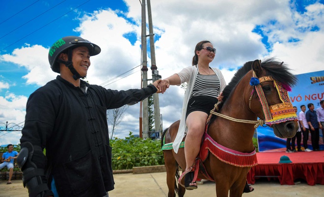 Tổ chức giải đua ngựa tháng 7, Sa Pa hút du khách yêu văn hóa bản địa